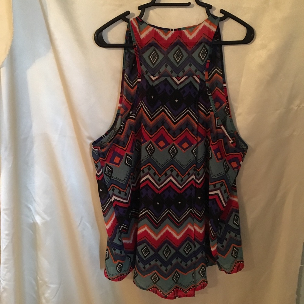 Geo Pattern Hi/Lo Tank Top - Picture 3 of 3
